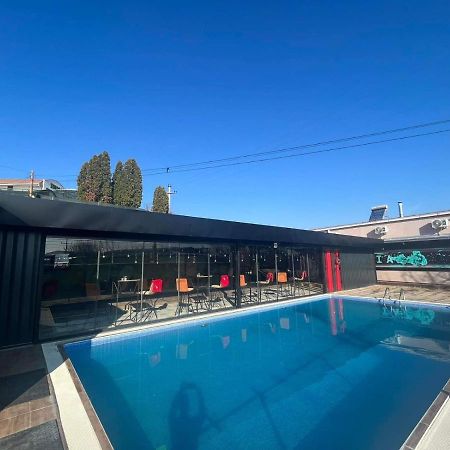 Astoria Luxe Apartment Kumanovo Bagian luar foto